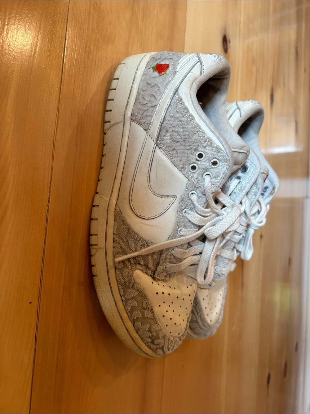 Nike Women's White and Light Gray Low-Top Sneakers
